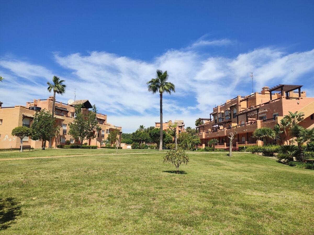 Casares Del Sol Apartment Exterior photo