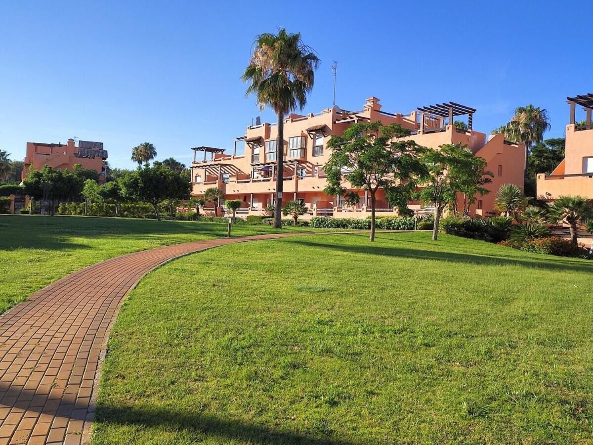 Casares Del Sol Apartment Exterior photo